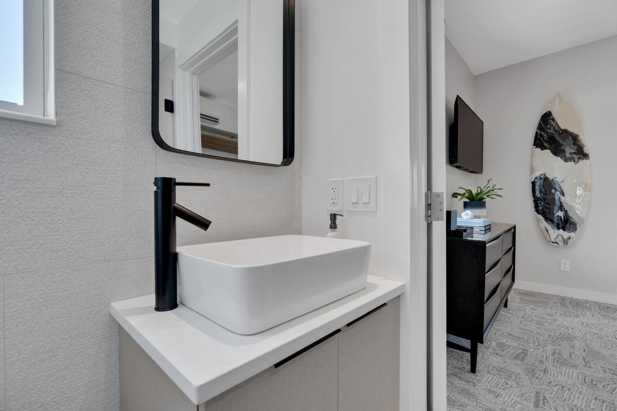The St Laurent Guest Rooms أسبوري بارك المظهر الخارجي الصورة