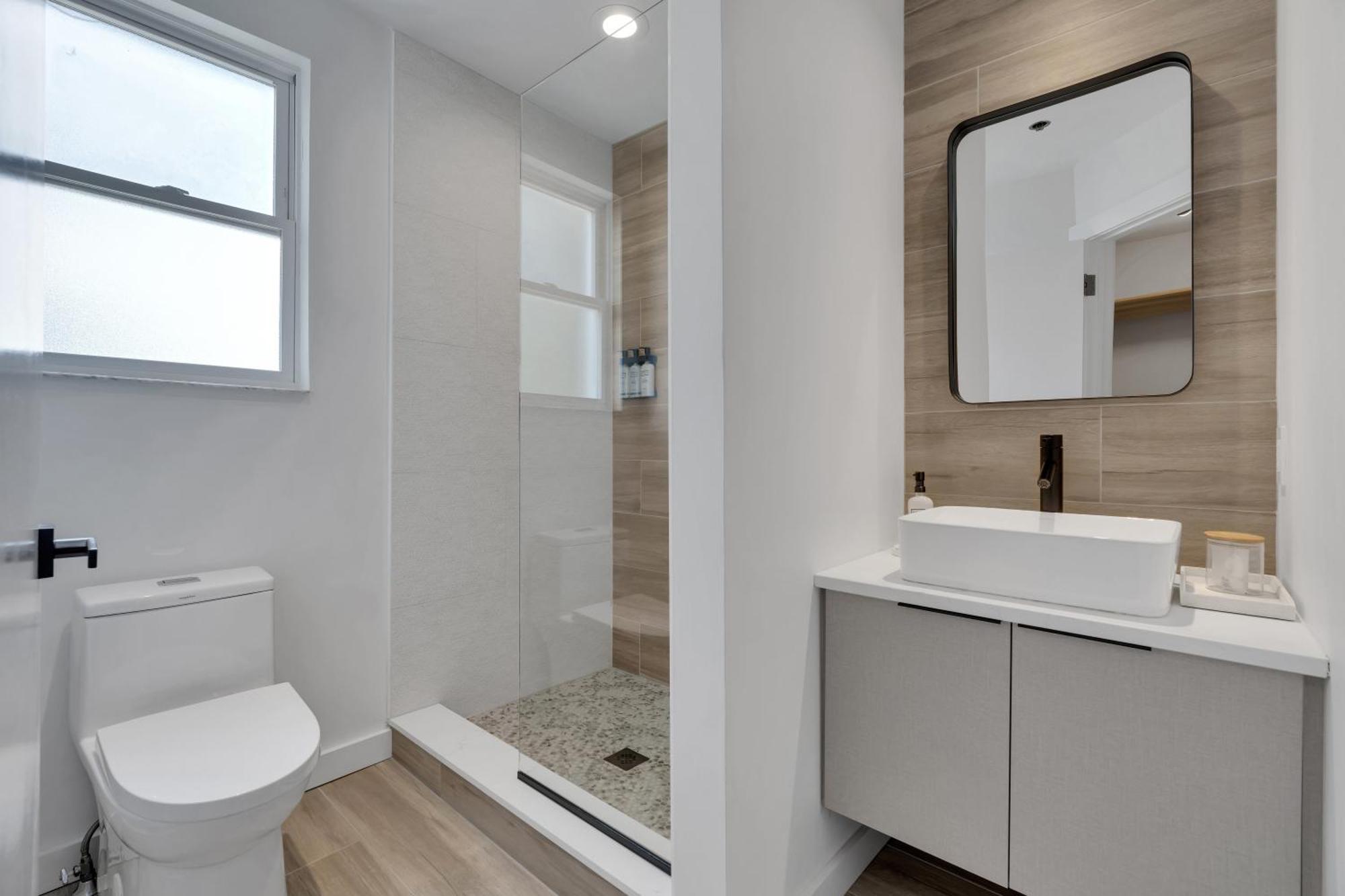 The St Laurent Guest Rooms أسبوري بارك المظهر الخارجي الصورة