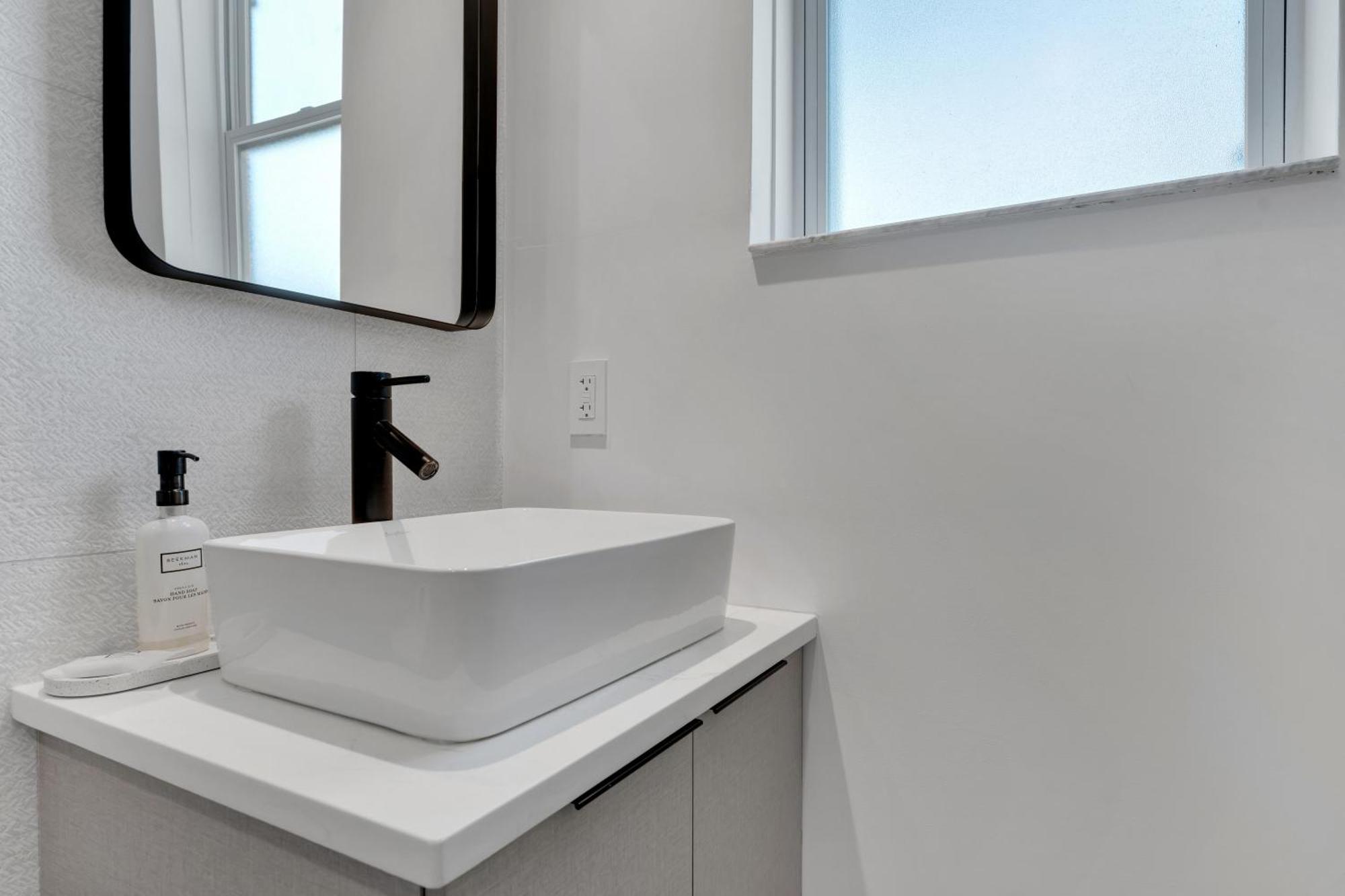 The St Laurent Guest Rooms أسبوري بارك المظهر الخارجي الصورة